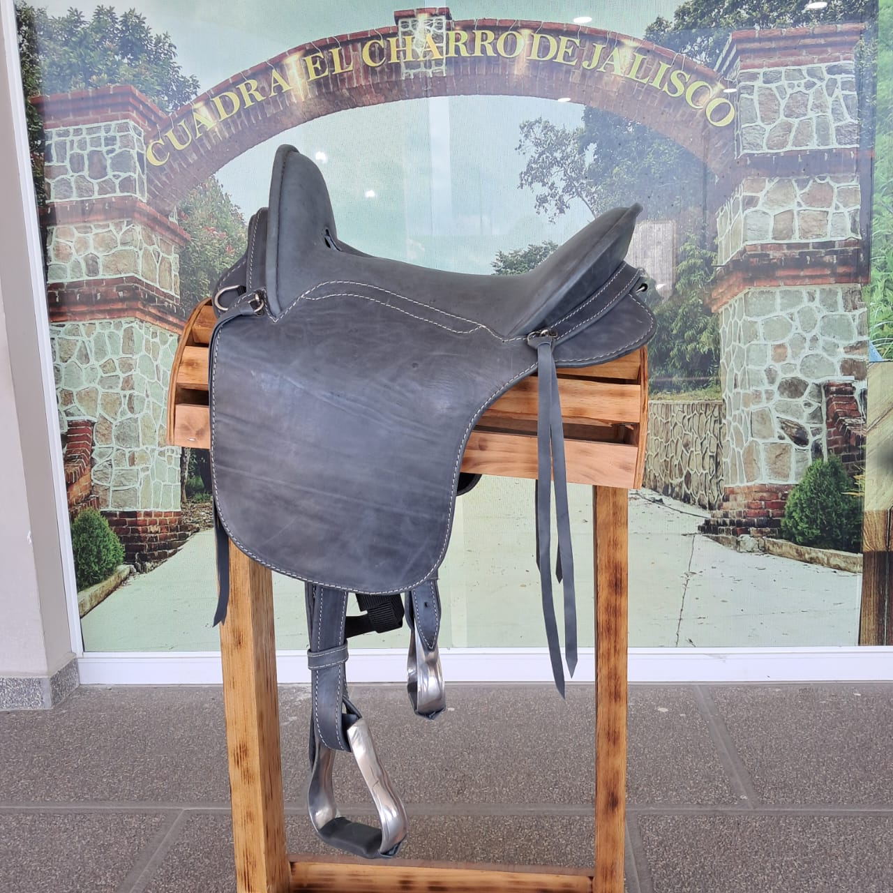 MONTURA MACLENA GRIS LISA