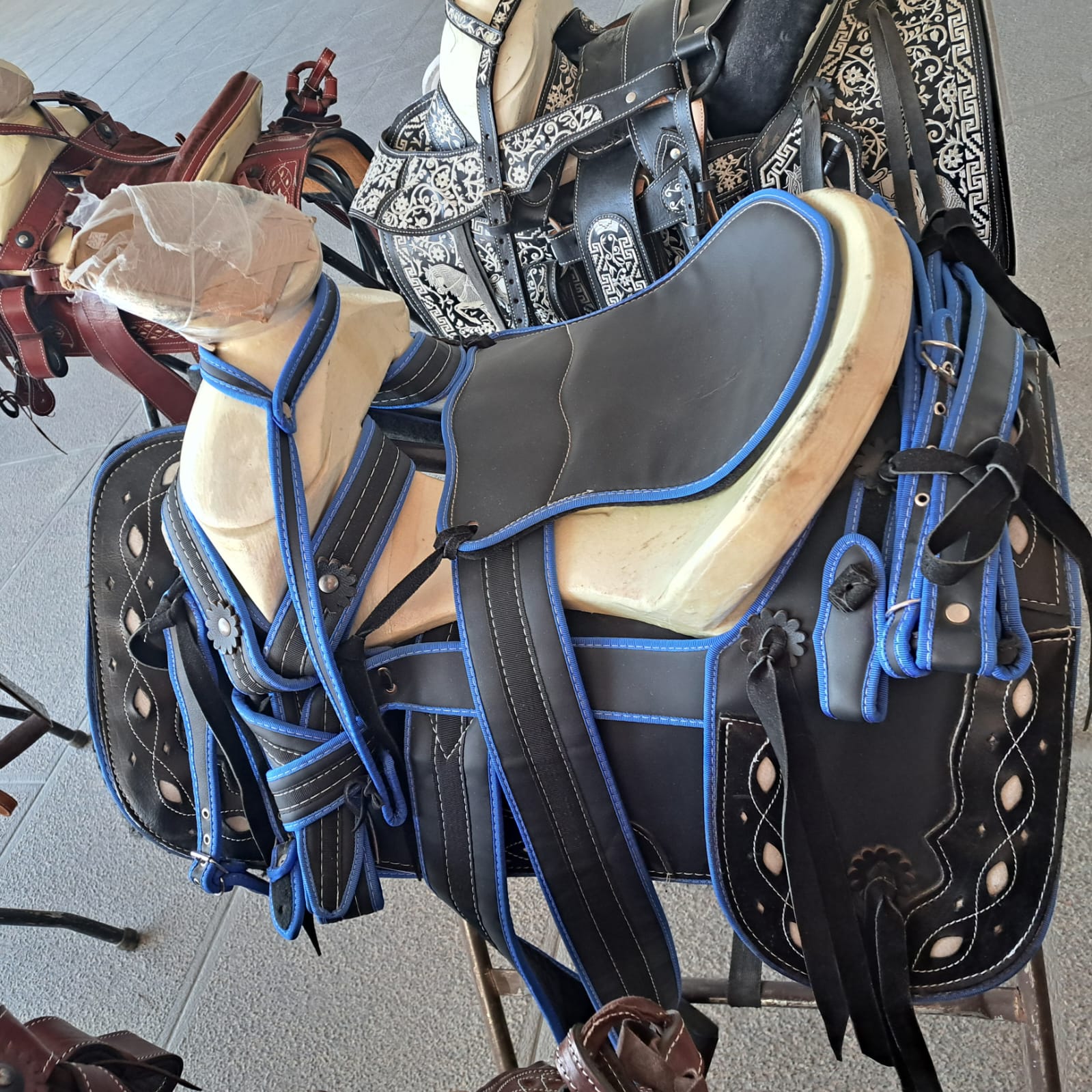 MONTURA DE LONA