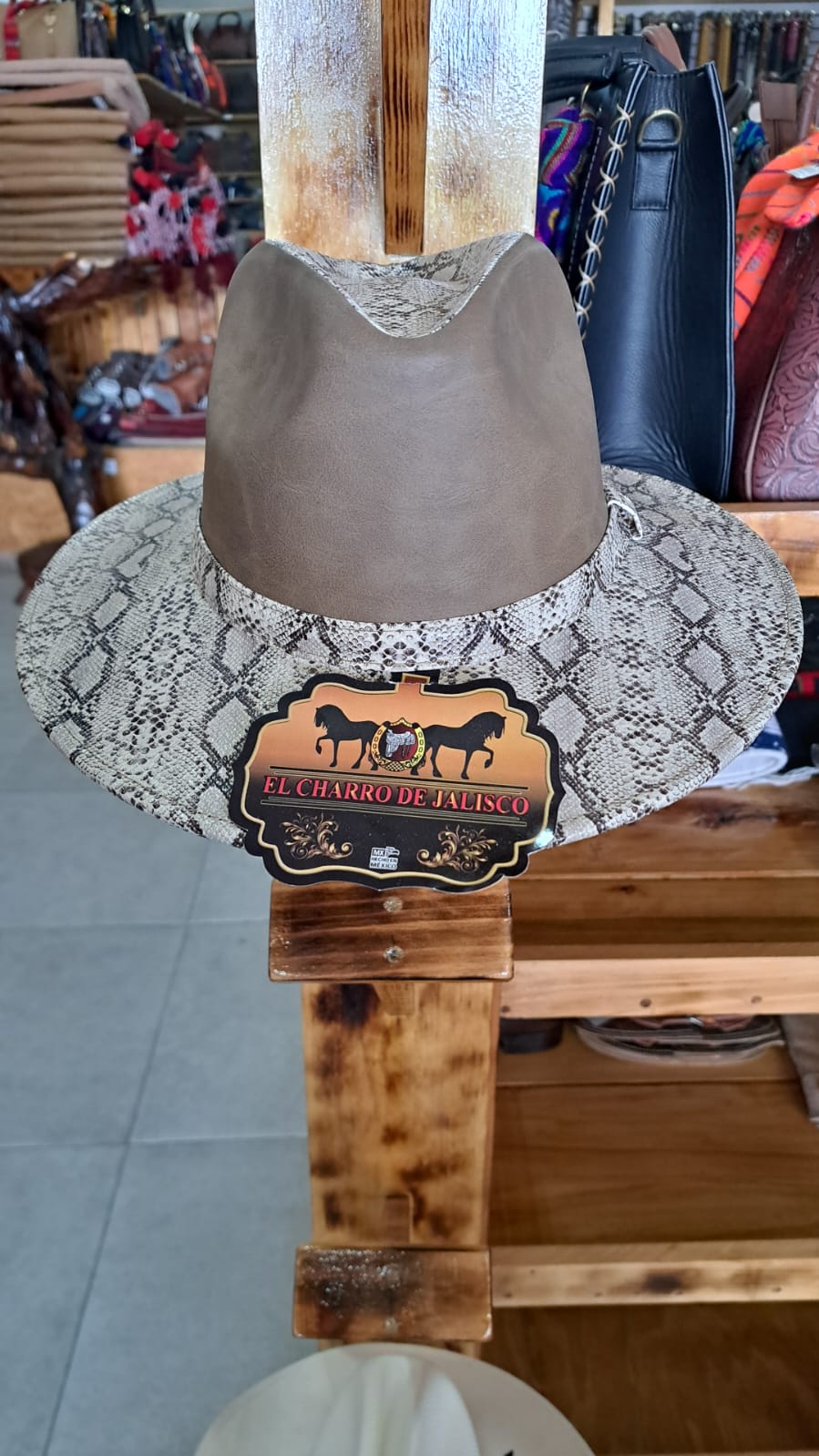 SOMBRERO EXPLORER VINIPIEL PYTON MULTICOLOR NATURAL