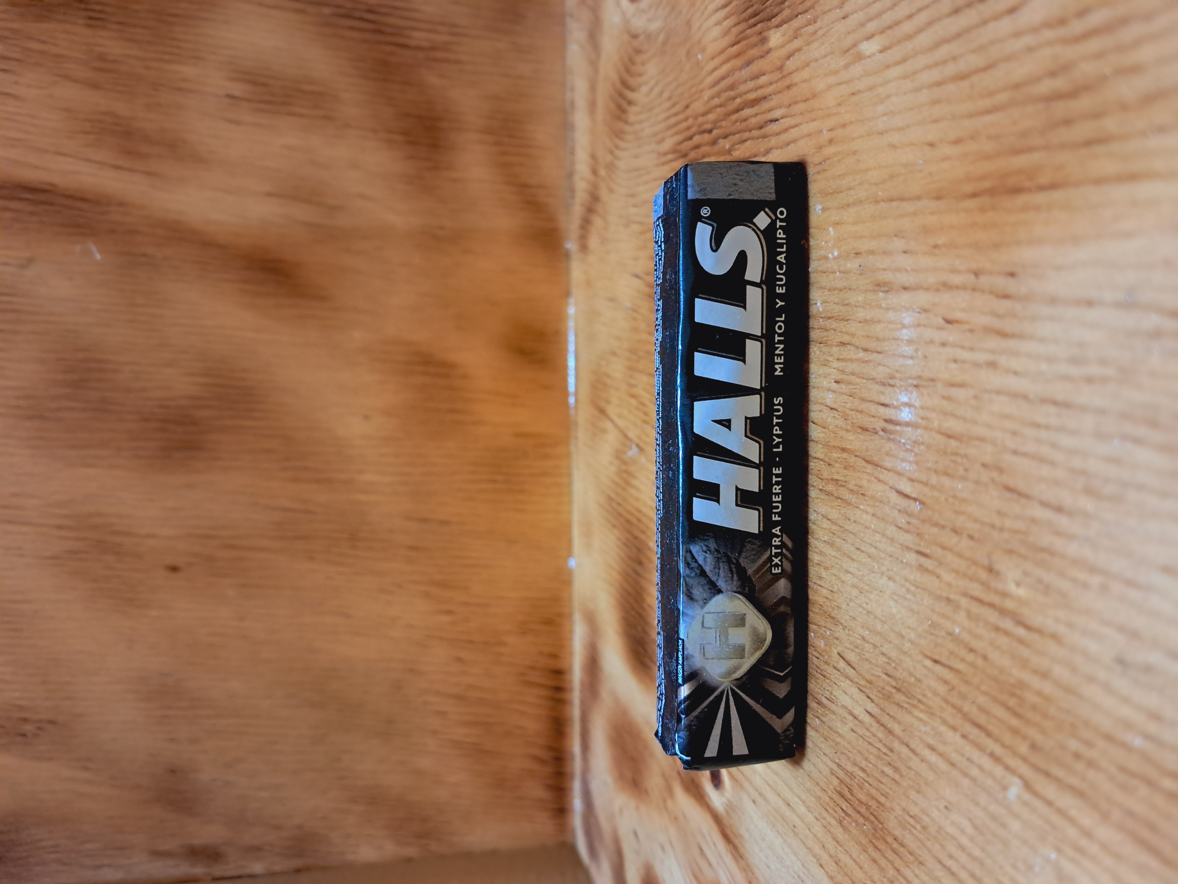 HALLS EXTRA FUERTE 24,75 G