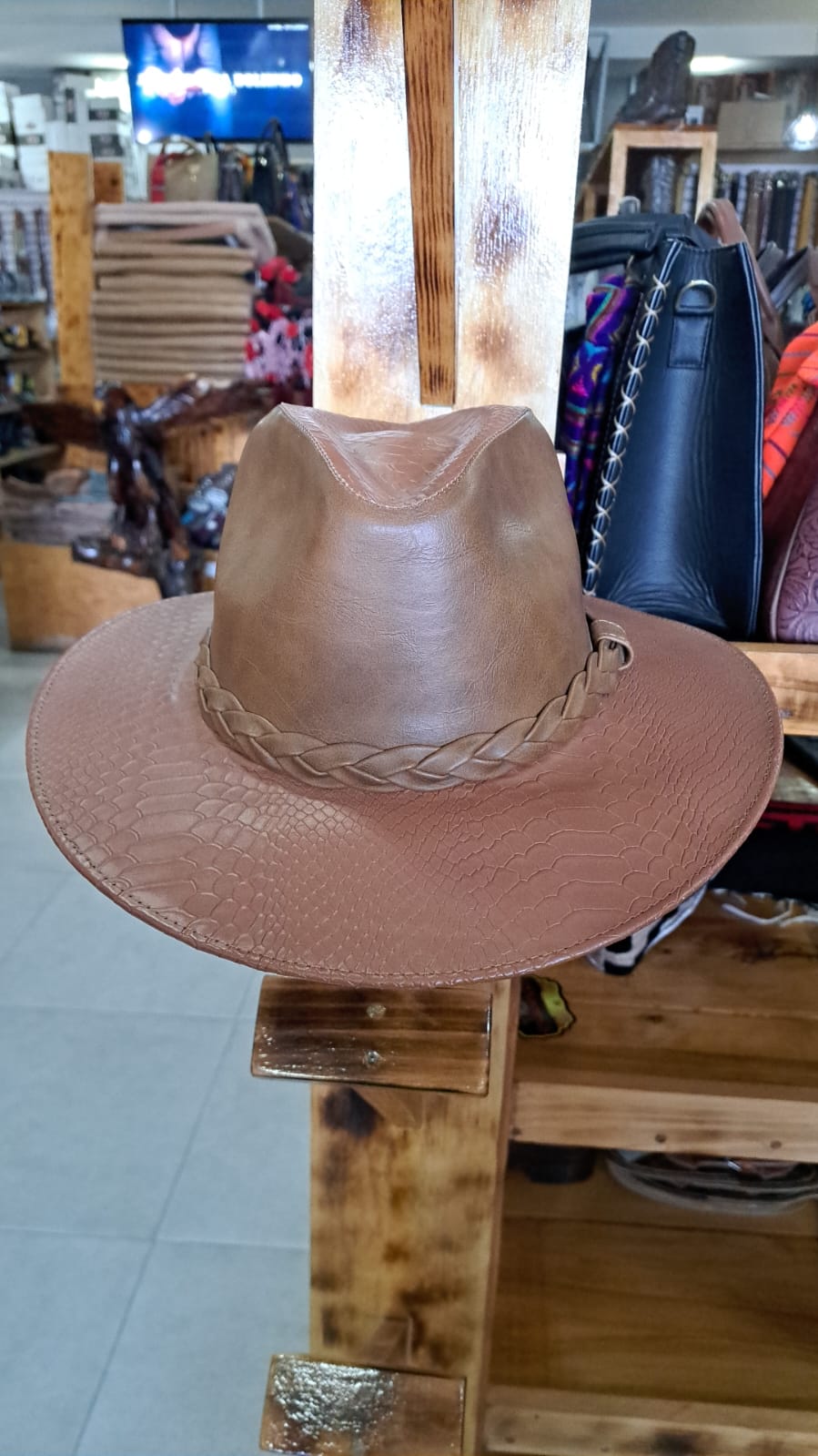 SOMBRERO VINIPIEL GRABADO EXPLORER MIEL