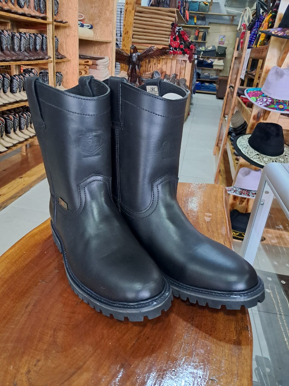 BOTA ROOPER TRACTOR NEGRO