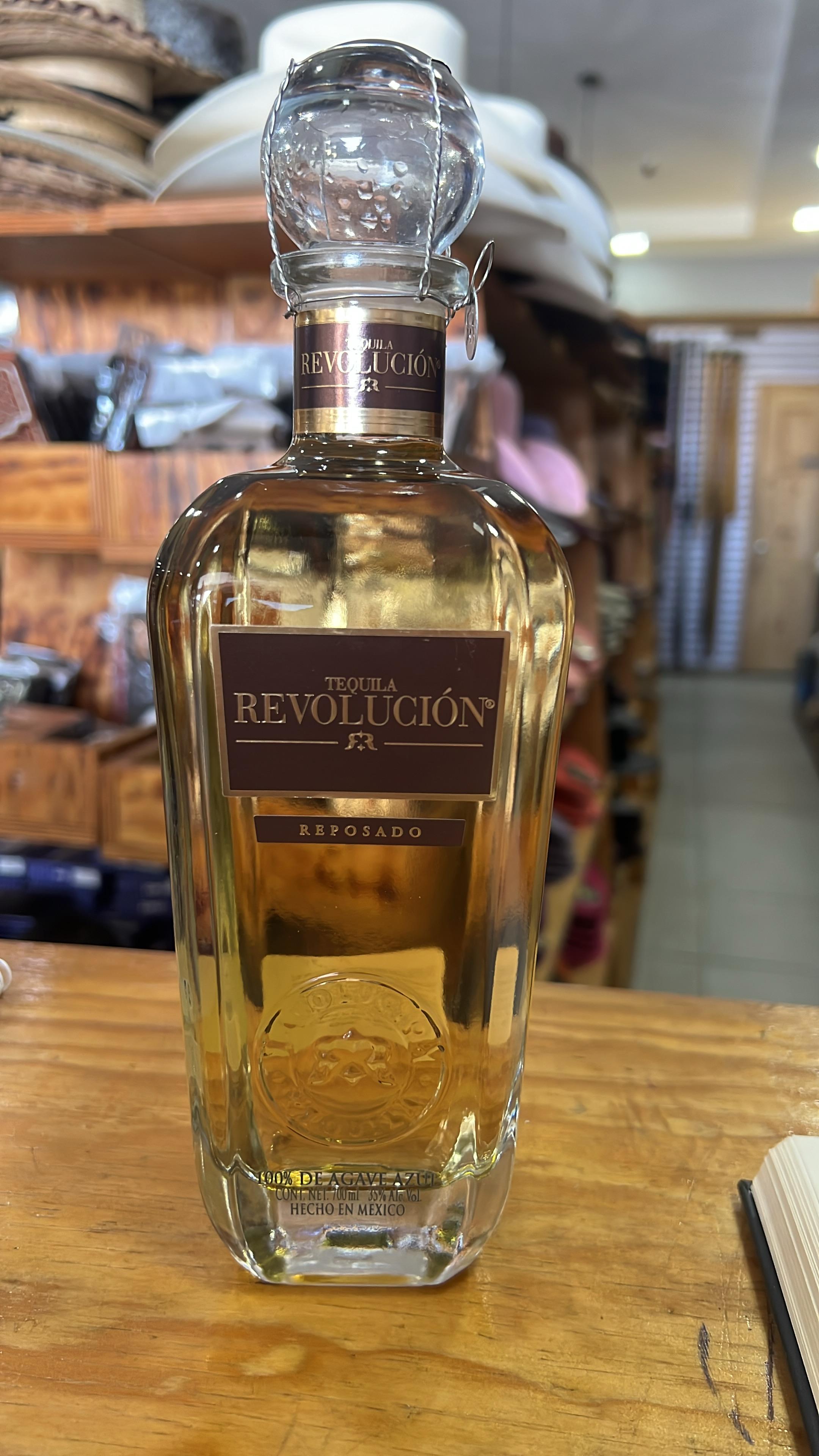 TEQUILA REVOLUCION REPOSADO 700ML