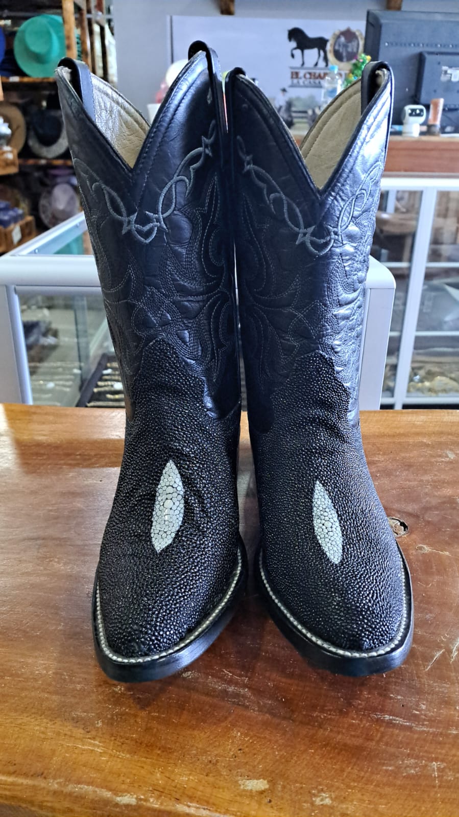 BOTA MANTARRAYA NEGRA