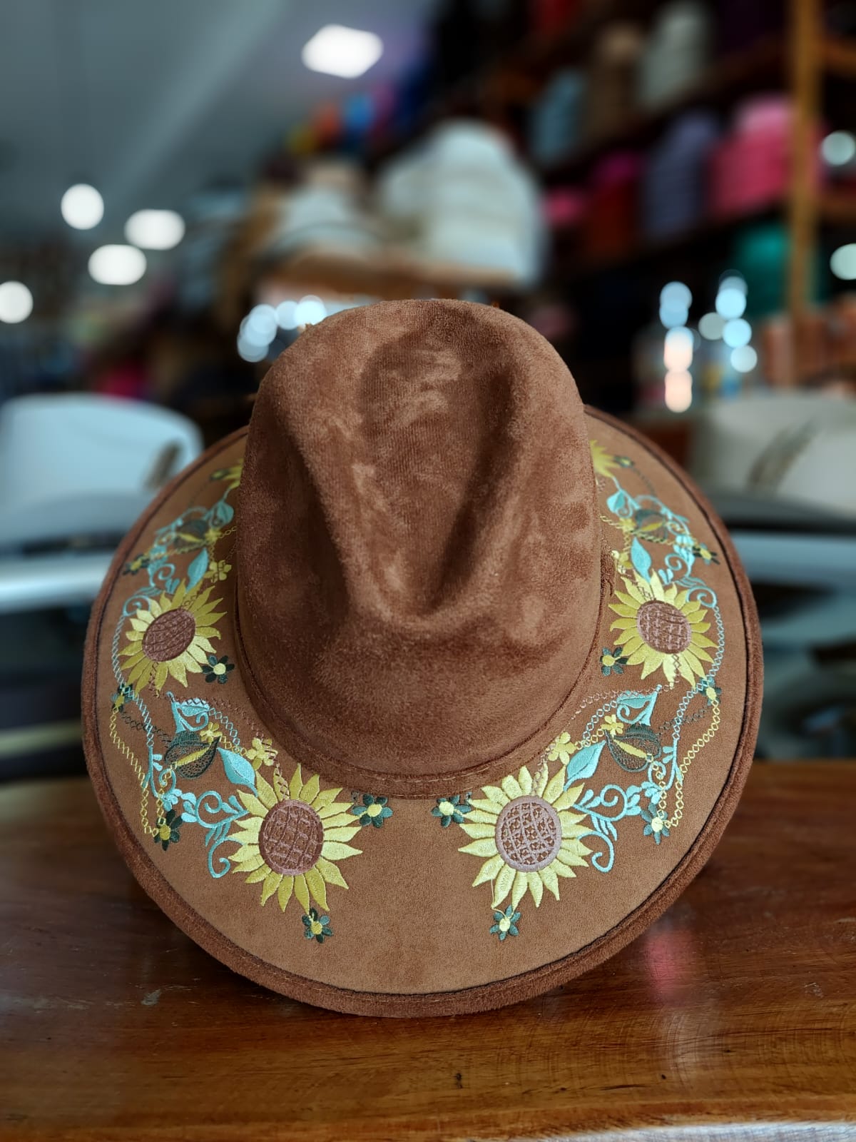 SOMBRERO Bordado gamuza EXPLORER DISEÑO GIRASOL COLOR CAFE CLARO
