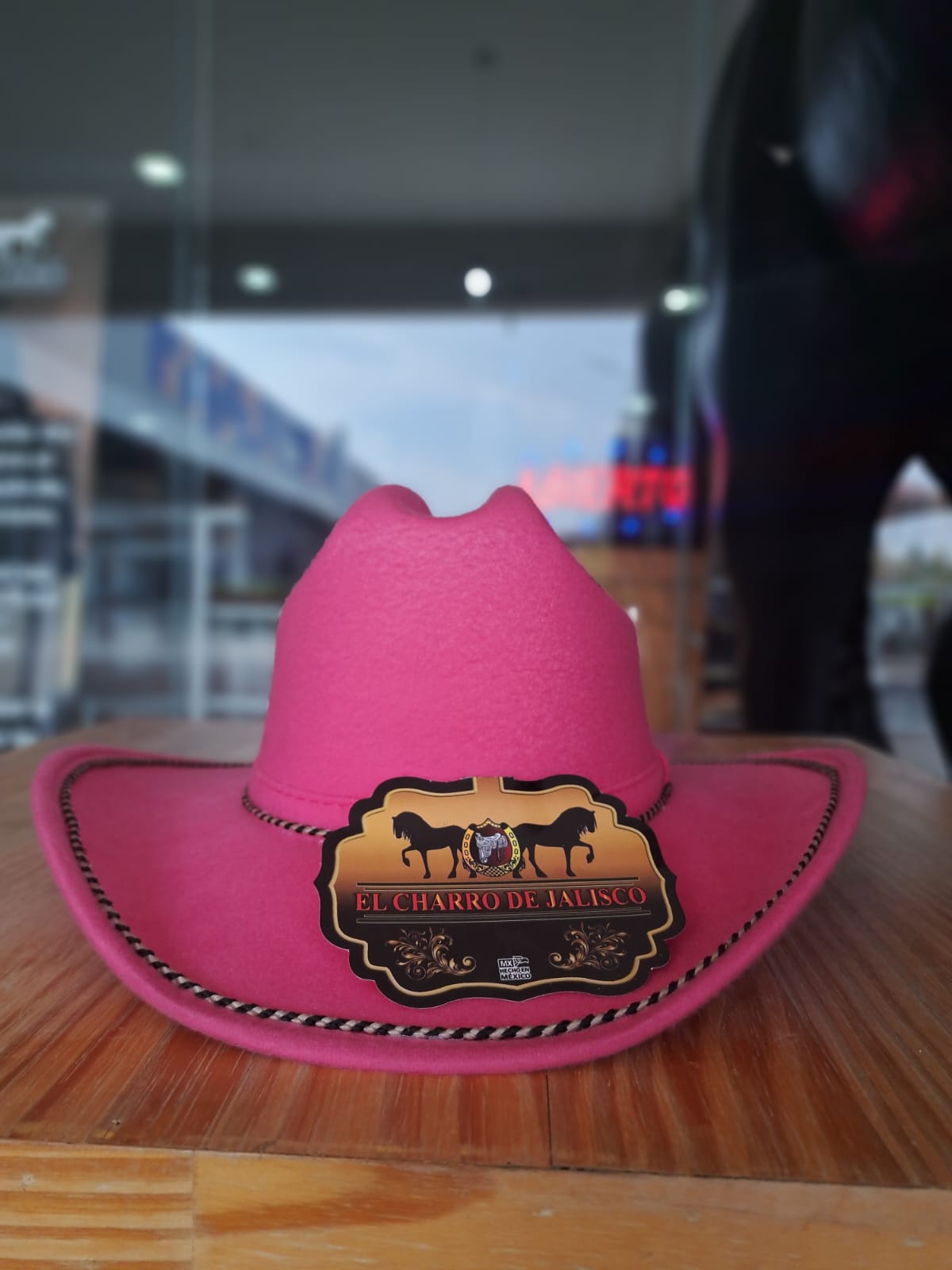 SOMBRERO LONA PARCHE BORDADO COLOR ROSADO