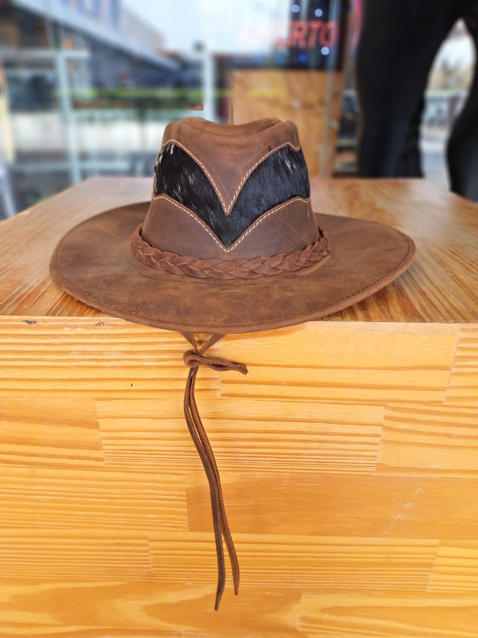 SOMBRERO PIEL PELO COLOR CAFE CLARO CUERO