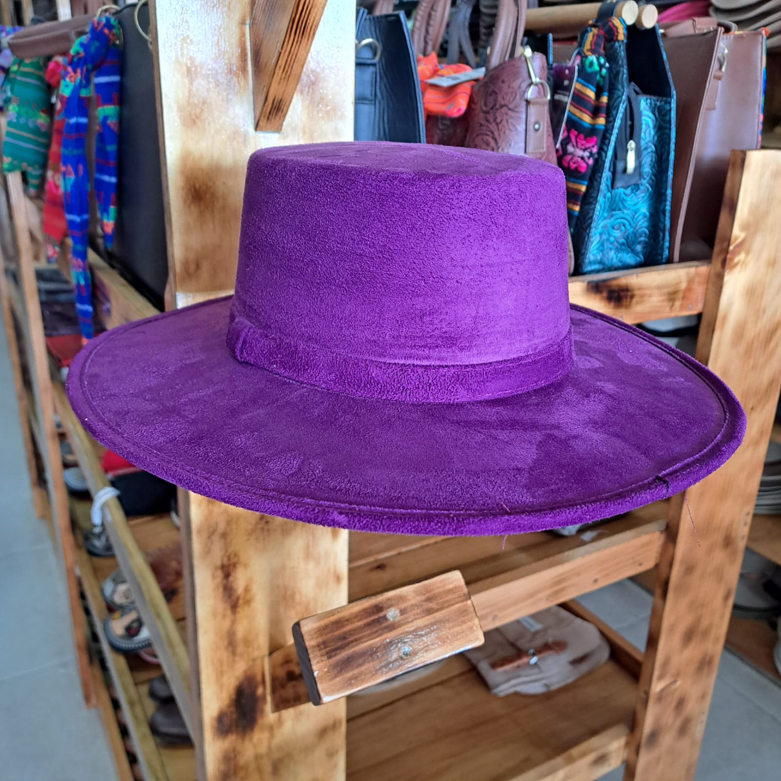 SOMBRERO GAMUZA CORDOBE  PURPURA