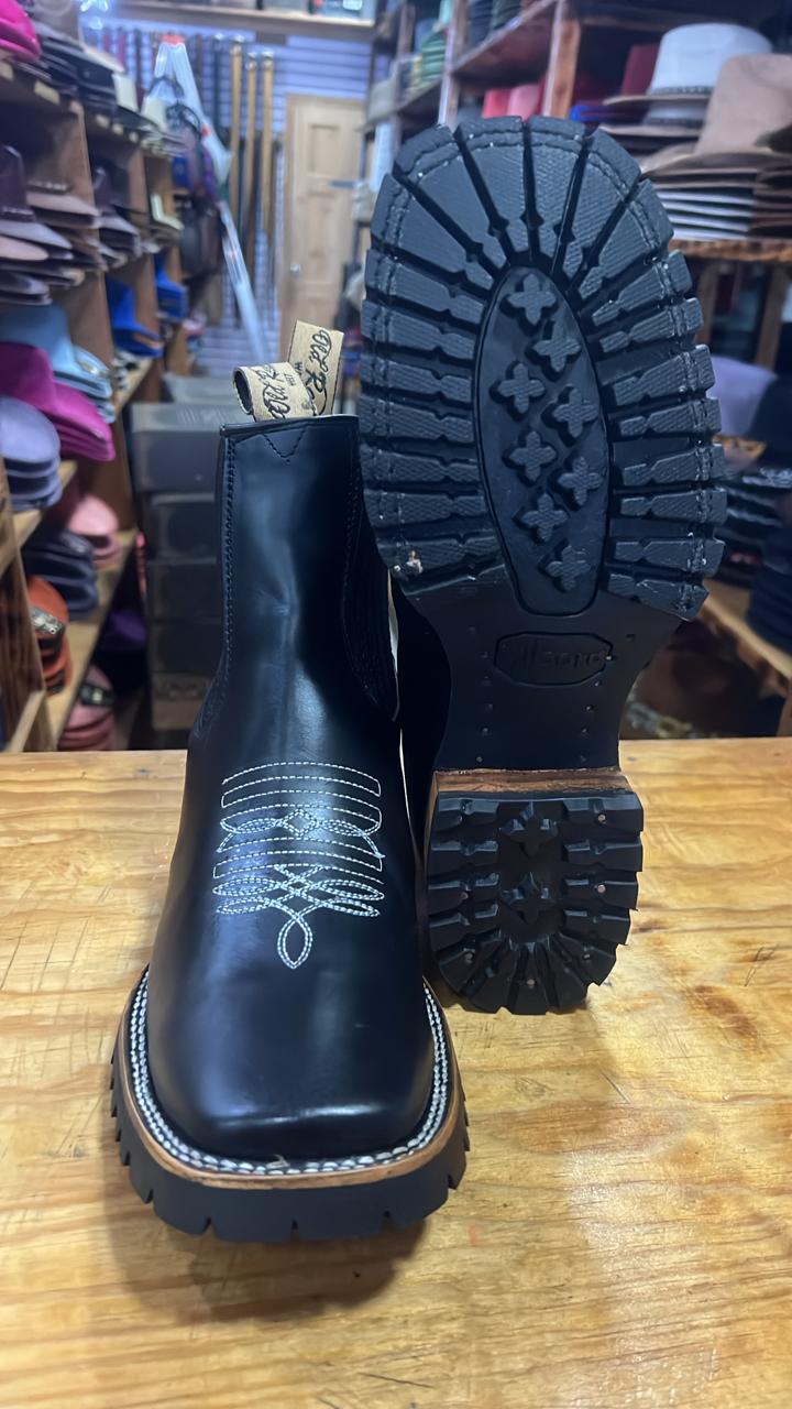 BOTIN TRACTOR NEGRO LISO