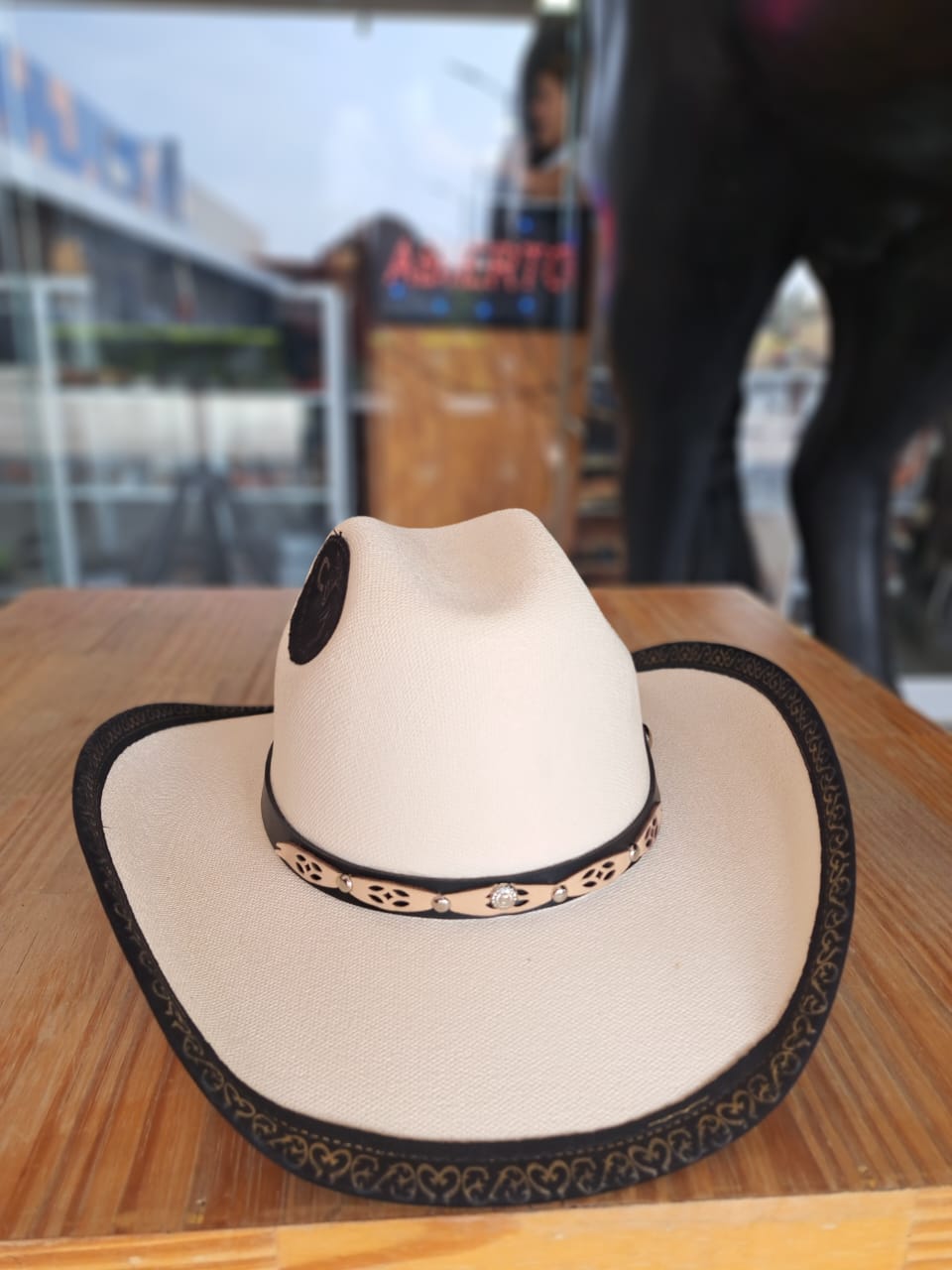 SOMBRERO LONA PARCHE NIÑO NEGRO