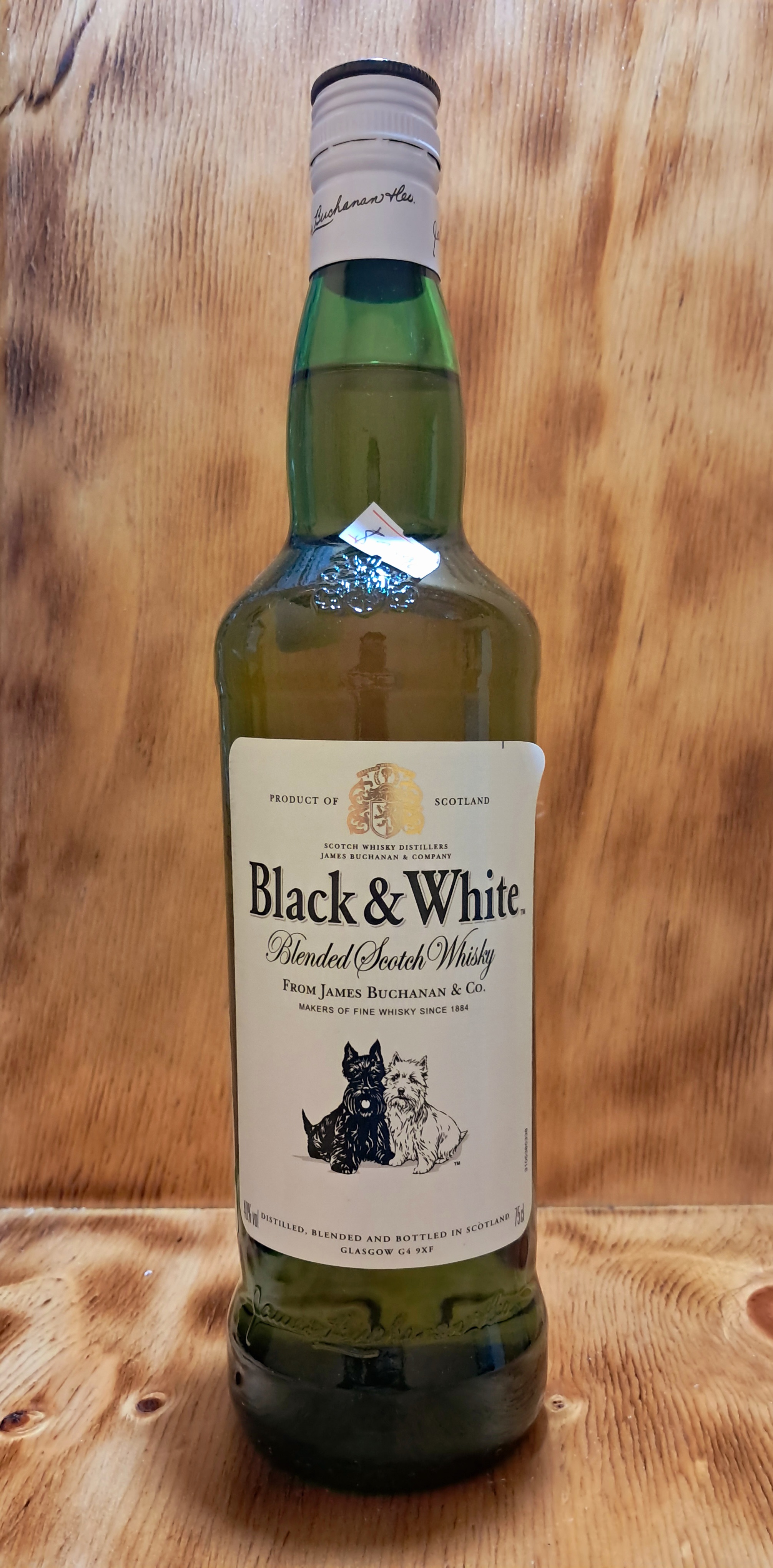 WHISKY BLACK AND WHITE 750 ML