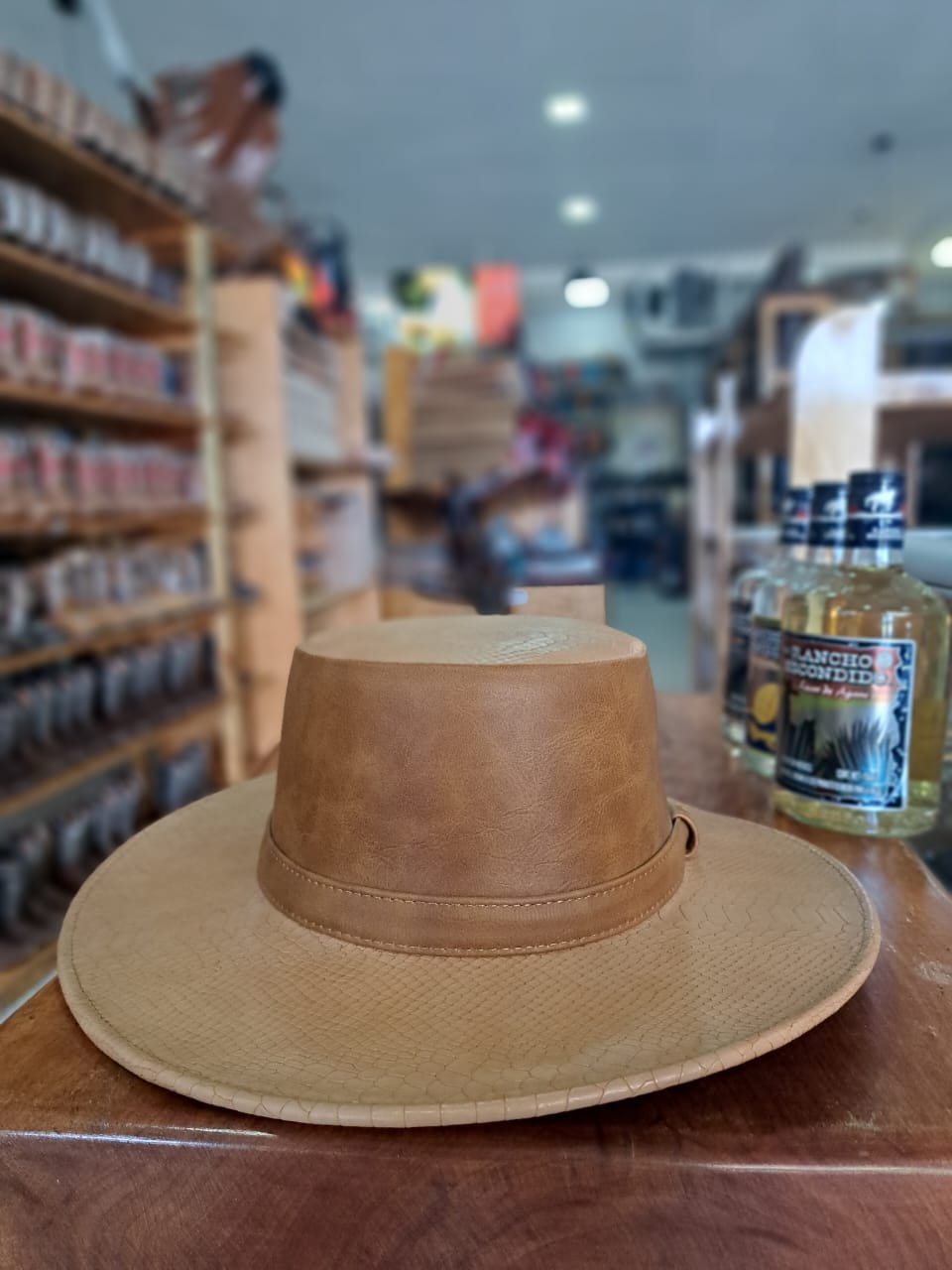 SOMBRERO VINIPIEL  GRABADO CORDOBE MIEL