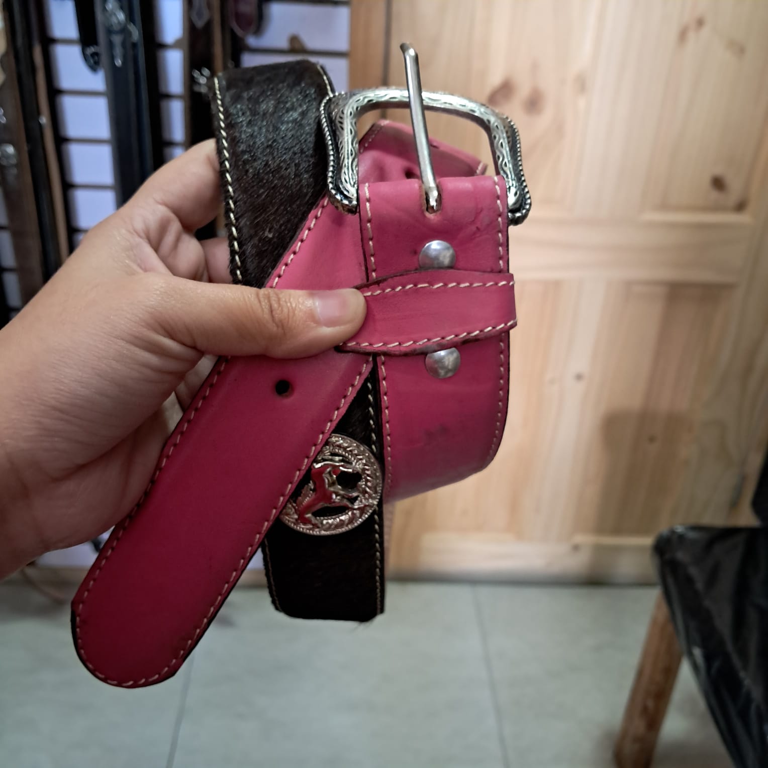 Cinturon con estoperoles y pelo ROSA VARIEDAD