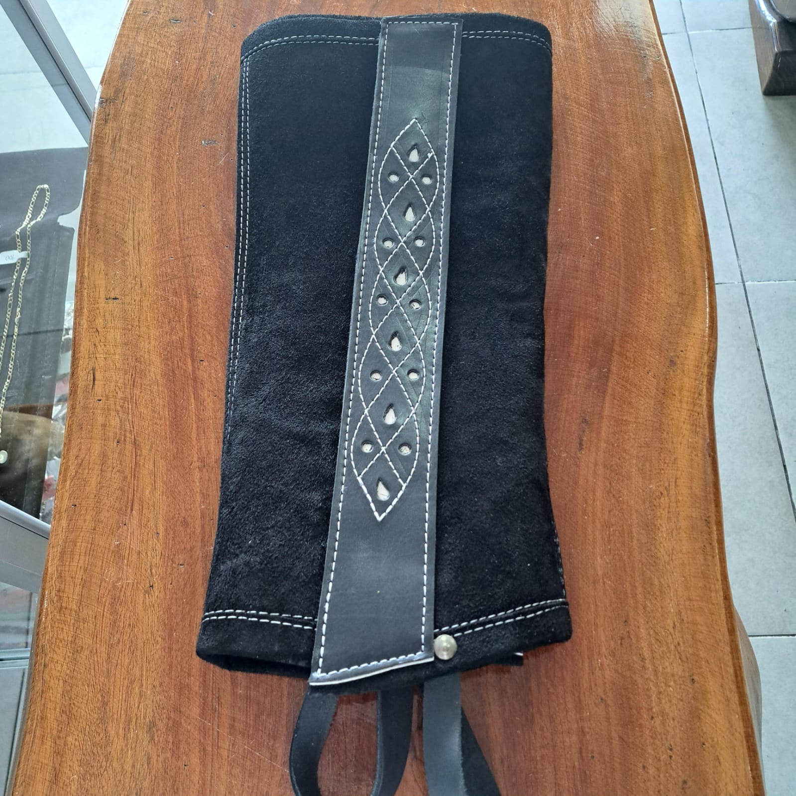 POLAINACARNAZA BORDADA NEGRA