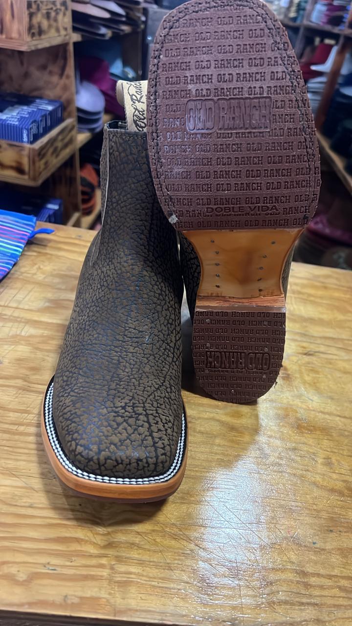 BOTIN CUELLO DE TORO CAFE